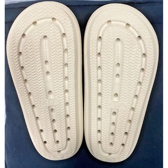 Mia Kandy Slip On Cushion Comfort Slide Nude Beige Sandals Size 8 EUC CLOUD - Picture 6 of 9